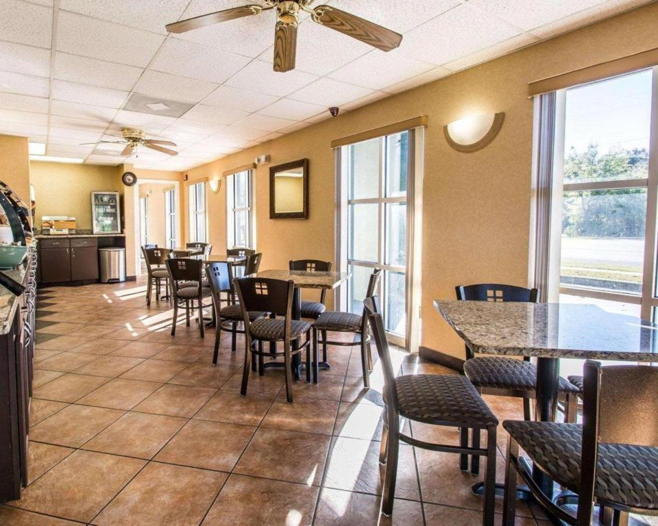 Quality Inn & Suites Near פנמה סיטי ביץ' מראה חיצוני תמונה