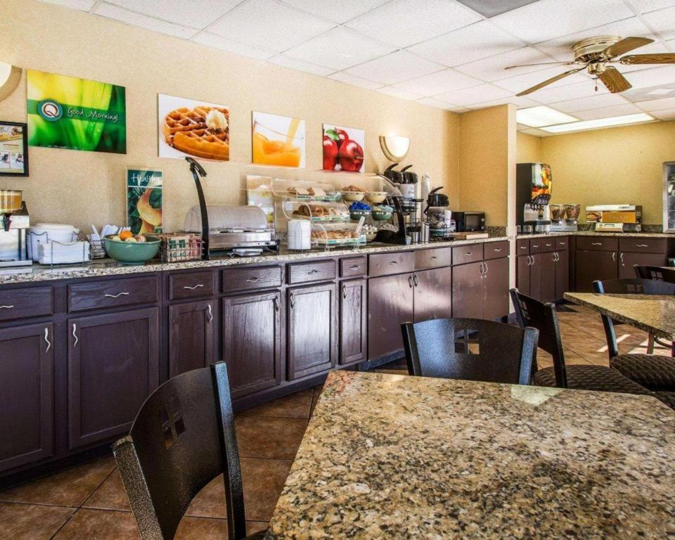 Quality Inn & Suites Near פנמה סיטי ביץ' מראה חיצוני תמונה