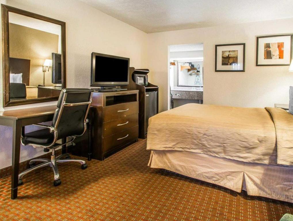 Quality Inn & Suites Near פנמה סיטי ביץ' מראה חיצוני תמונה