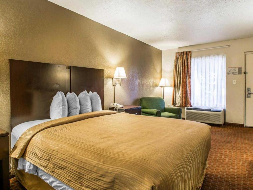 Quality Inn & Suites Near פנמה סיטי ביץ' מראה חיצוני תמונה