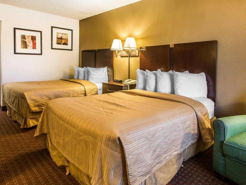 Quality Inn & Suites Near פנמה סיטי ביץ' מראה חיצוני תמונה