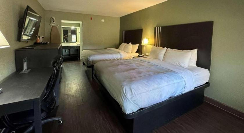 Quality Inn & Suites Near פנמה סיטי ביץ' מראה חיצוני תמונה