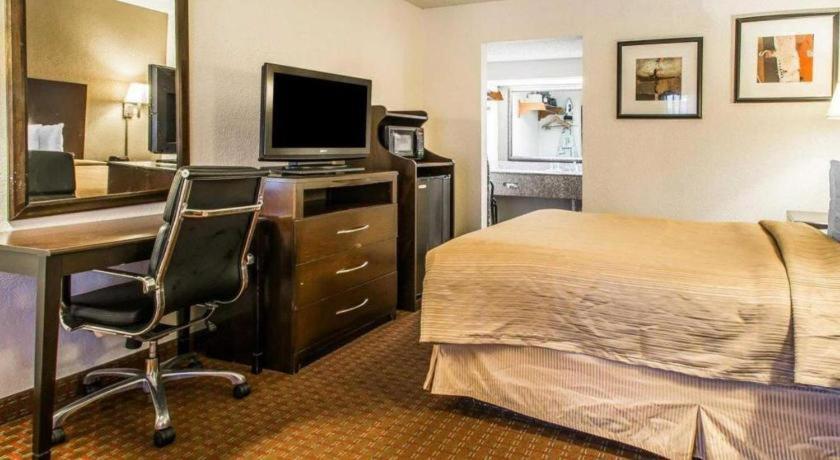 Quality Inn & Suites Near פנמה סיטי ביץ' מראה חיצוני תמונה