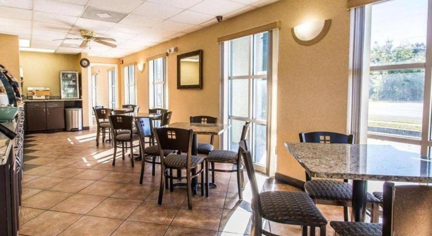 Quality Inn & Suites Near פנמה סיטי ביץ' מראה חיצוני תמונה