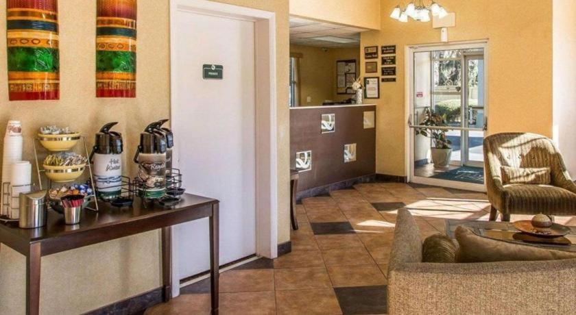 Quality Inn & Suites Near פנמה סיטי ביץ' מראה חיצוני תמונה