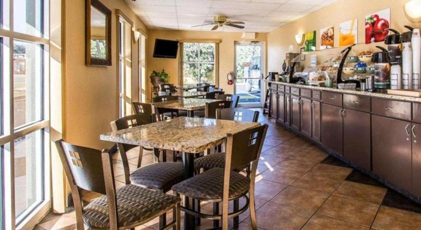 Quality Inn & Suites Near פנמה סיטי ביץ' מראה חיצוני תמונה
